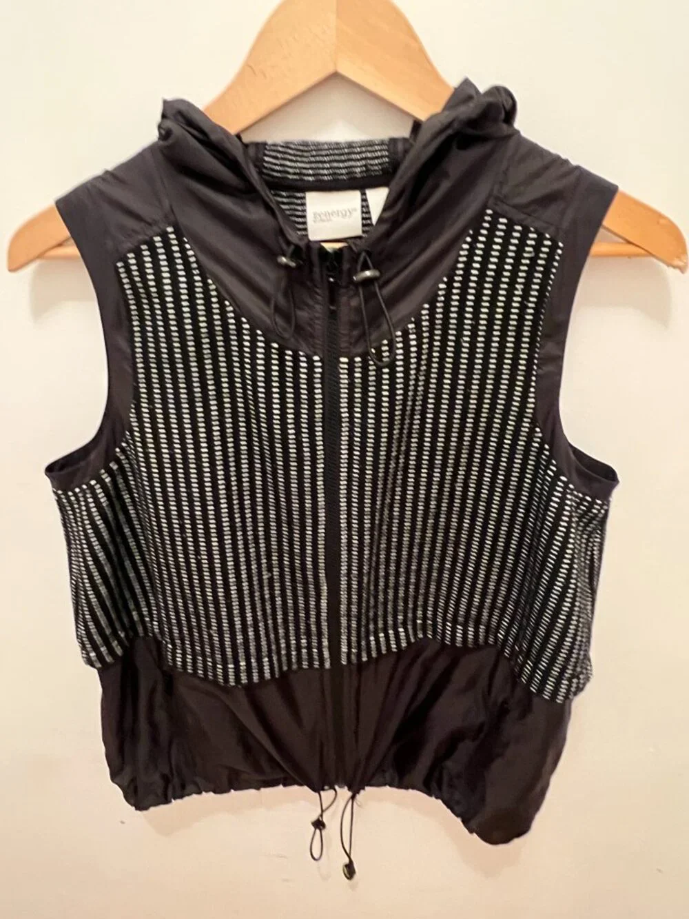 Zenergy by Chico’s Black Hooded Zip Vest – Lightweight Windbreaker – Size 1